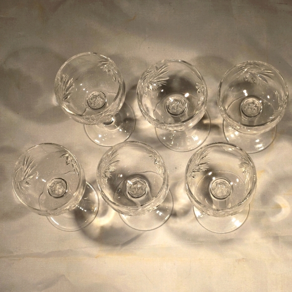 Zawiercie Crystal Pressed Glass Starburst Design Small Vintage Cordial Glasses - Picture 3 of 9